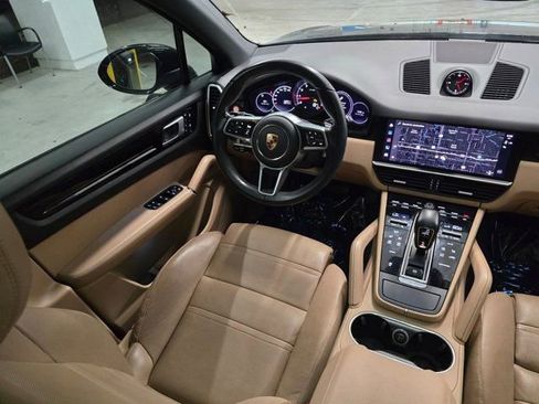 Used 2023 Porsche Cayenne AWD/4WD image 35