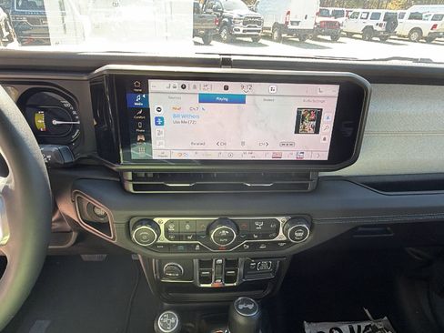 Used 2025 Jeep Wrangler Sahara w/ Safety Group image 31