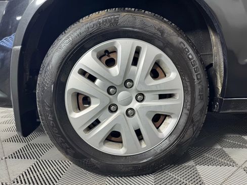 Used 2019 Dodge Grand Caravan SE w/ UConnect Hands-Free Group image 41