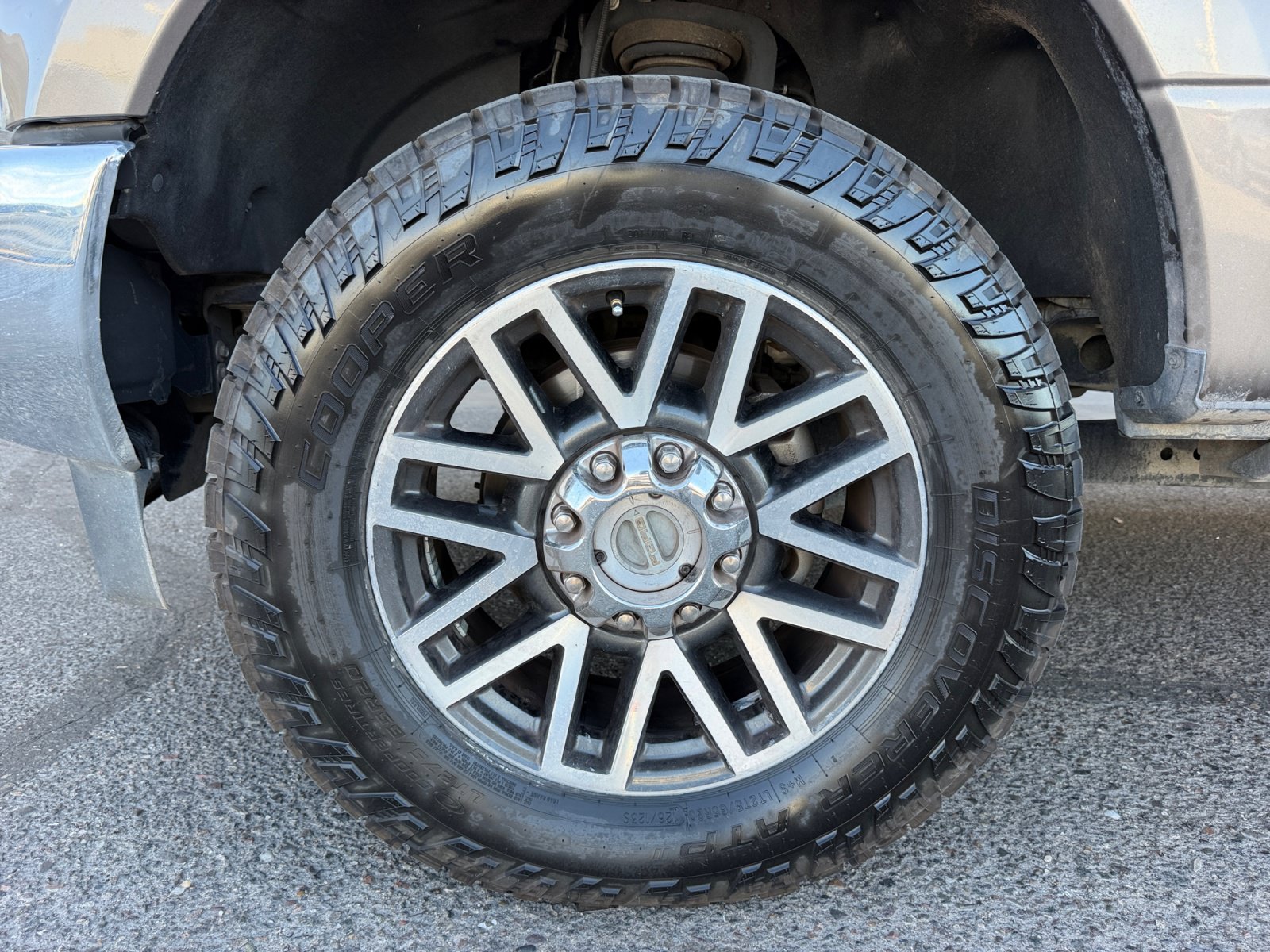 Used 2019 Ford F350 Lariat w/ Lariat Ultimate Package AWD/4WD image 26