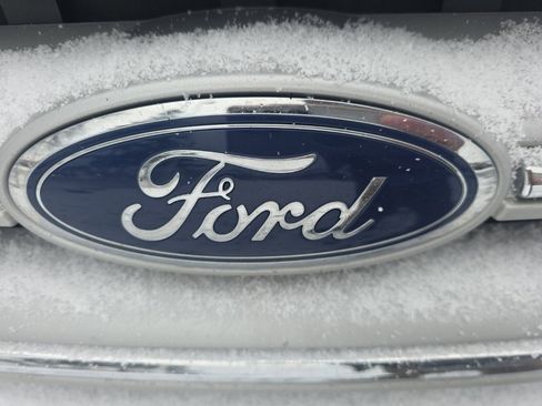 Used 2019 Ford Escape SE image 9