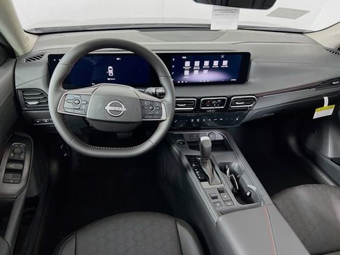 New 2026 Nissan Sentra SR FWD image 22