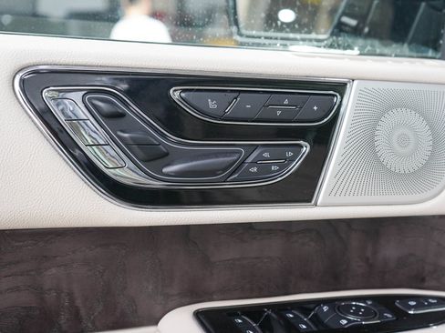 Used 2021 Lincoln Navigator Reserve w/ Luxury Package AWD/4WD image 21