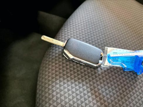 Used 2023 Kia Soul LX image 28