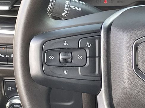 Used 2024 GMC Yukon SLT AWD/4WD image 13
