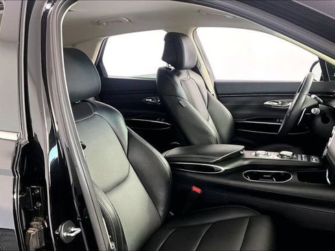 Certified 2025 Genesis GV70 2.5T AWD/4WD image 8
