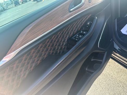 Used 2023 Jeep Grand Cherokee L Summit w/ Luxury Tech Group V AWD/4WD image 14
