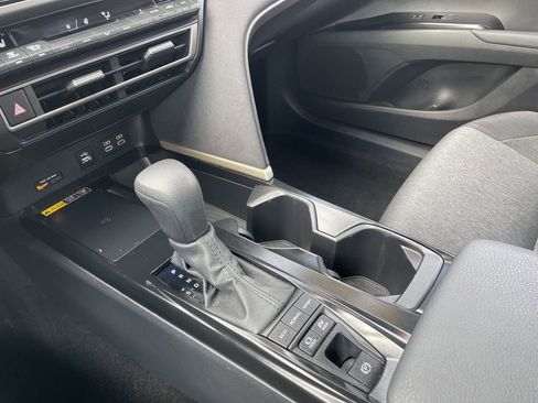 Used 2025 Toyota Camry LE w/ Convenience Package image 20