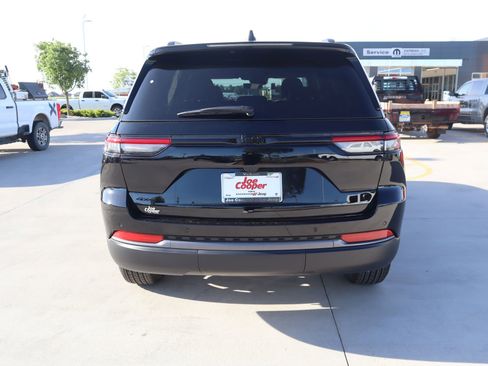 New 2026 Jeep Grand Cherokee Altitude AWD/4WD image 23