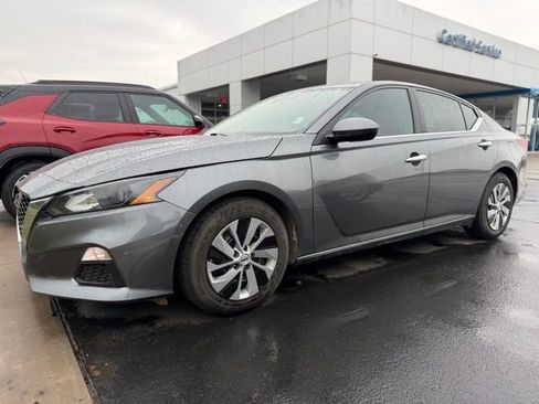Used 2022 Nissan Altima 2.5 S FWD image 2