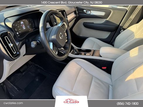 Used 2019 Volvo XC40 T5 Momentum AWD/4WD image 14