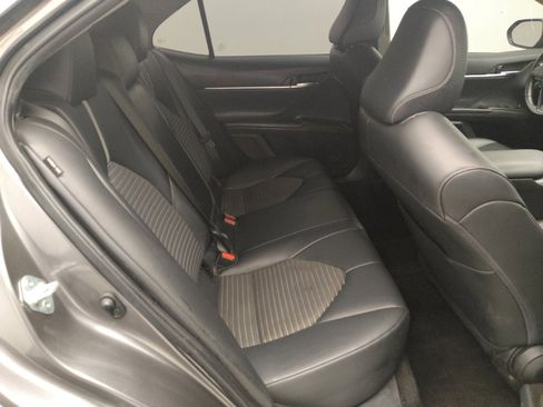 Used 2022 Toyota Camry SE image 19