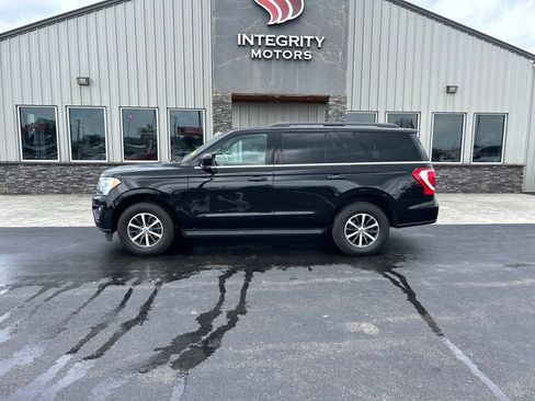 Used 2019 Ford Expedition XLT AWD/4WD image 2