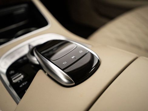 Used 2018 Mercedes-Benz S 560 Sedan image 25