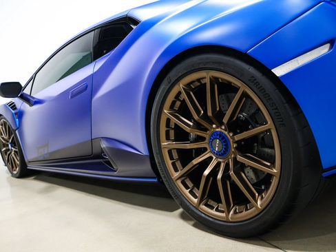 Used 2023 Lamborghini Huracan STO RWD image 34