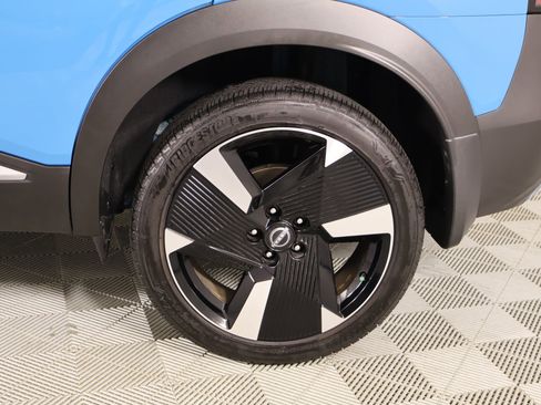 Used 2025 Nissan Kicks SR FWD image 17