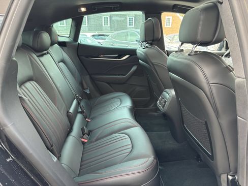 Used 2022 Maserati Levante GT AWD/4WD image 13