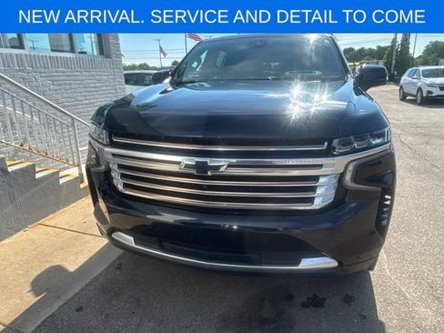 Certified 2023 Chevrolet Suburban High Country w/ Advanced Technology Package AWD/4WD image 10
