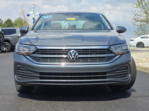 Used 2023 Volkswagen Jetta SE FWD image 17