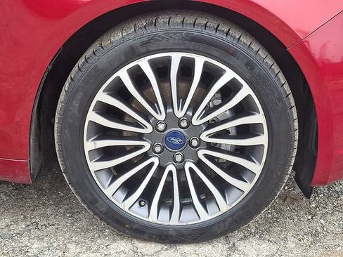 Used 2018 Ford Fusion Titanium AWD/4WD image 23