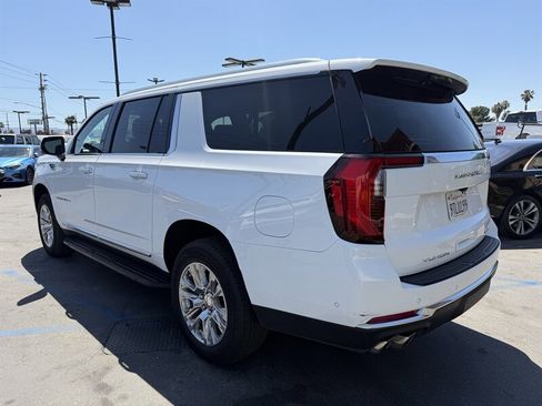 Used 2025 GMC Yukon XL Denali AWD/4WD image 18