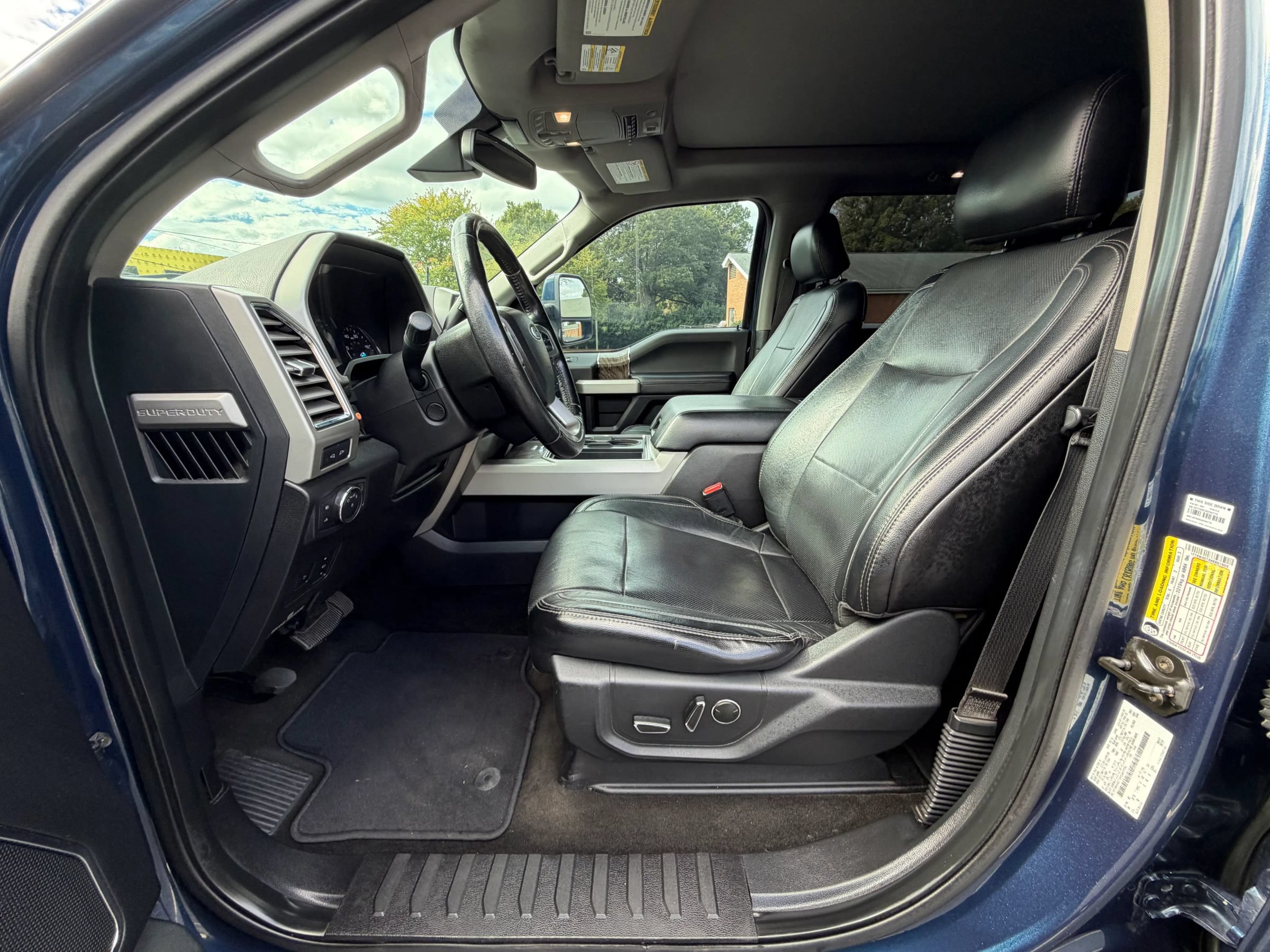 Used 2017 Ford F450 Lariat w/ Lariat Ultimate Package AWD/4WD image 15
