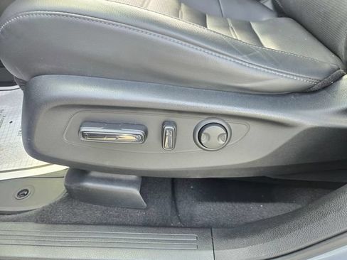 Used 2023 Honda CR-V EX-L image 17