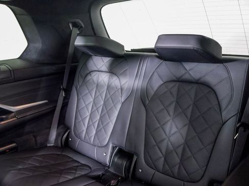 Used 2026 BMW X7 xDrive40i image 10