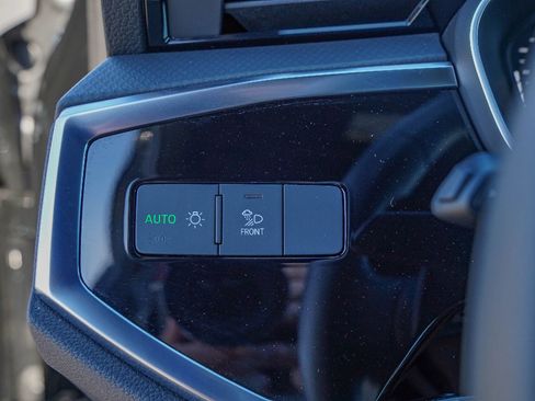 Certified 2025 Audi Q3 2.0T Premium w/ Convenience Package image 20