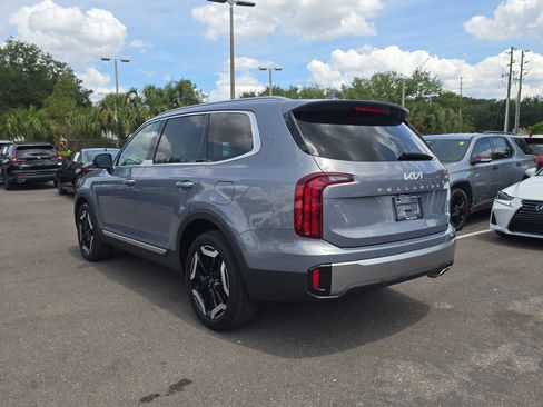 Used 2025 Kia Telluride S FWD image 5