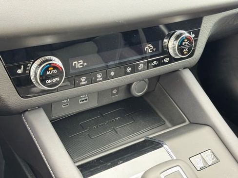 New 2025 Mitsubishi Outlander 4WD Plug-In Hybrid image 27