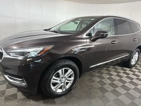 Used 2018 Buick Enclave Essence w/ Trailering Package FWD image 6