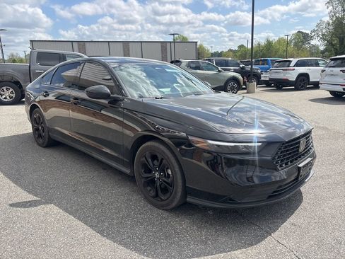 Used 2025 Honda Accord SE image 9
