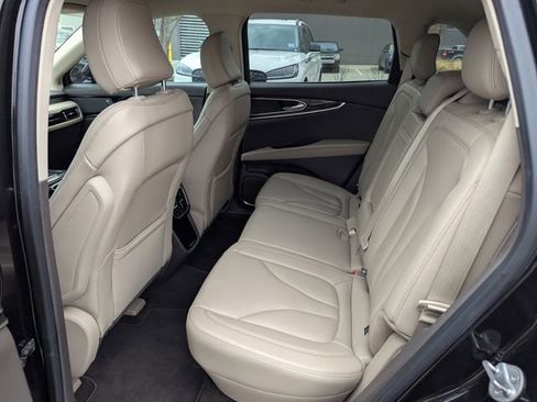 Certified 2022 Lincoln Nautilus FWD w/ Premium Package image 13