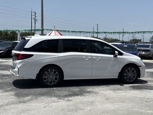 New 2026 Honda Odyssey Touring image 6