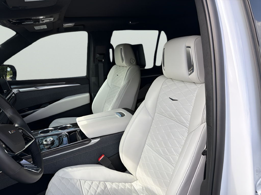 Certified 2026 Cadillac Escalade V w/ LPO, ONYX Package AWD/4WD image 25