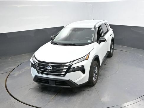 Used 2024 Nissan Rogue S AWD/4WD image 43