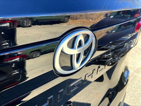 Certified 2024 Toyota Grand Highlander AWD image 29