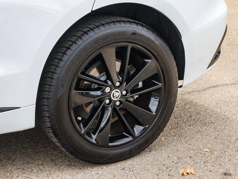 Used 2025 Jaguar F-PACE R-Dynamic S image 9