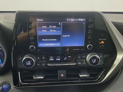 Used 2022 Toyota Highlander XLE AWD/4WD image 31