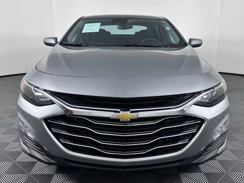 Used 2025 Chevrolet Malibu LT image 3