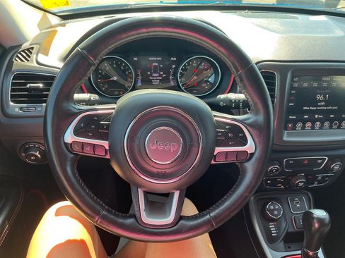 Used 2018 Jeep Compass Trailhawk w/ Leather Interior Group AWD/4WD image 17