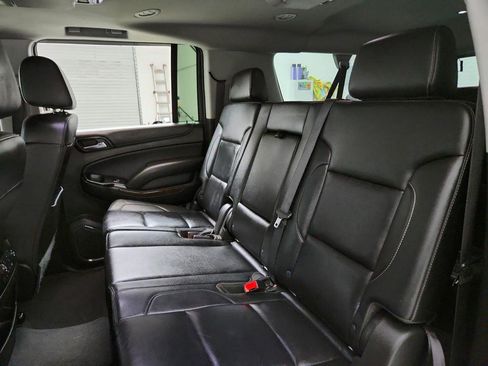 Used 2019 Chevrolet Suburban LT RWD image 24