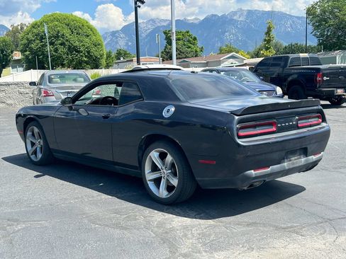 Used 2018 Dodge Challenger R/T RWD image 6