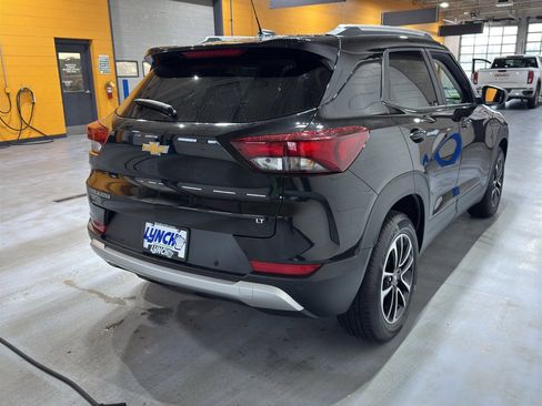 Used 2024 Chevrolet TrailBlazer LT w/ LT Cold Weather Package image 5