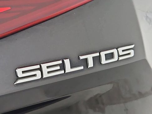 Used 2021 Kia Seltos EX AWD/4WD image 12