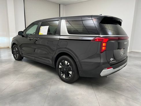 Used 2026 Kia Carnival LXS FWD image 6
