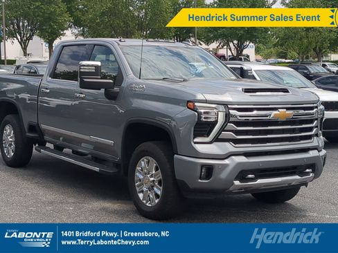 Used 2024 Chevrolet Silverado 2500 High Country w/ Technology Package AWD/4WD image 1