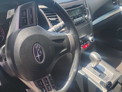 Used 2012 Subaru Outback 2.5i Premium w/ All-Weather Pkg AWD/4WD image 10