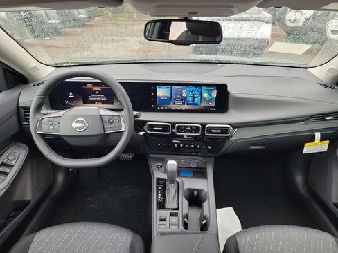 New 2027 Nissan Sentra SV w/ SV Convenience Package FWD image 8